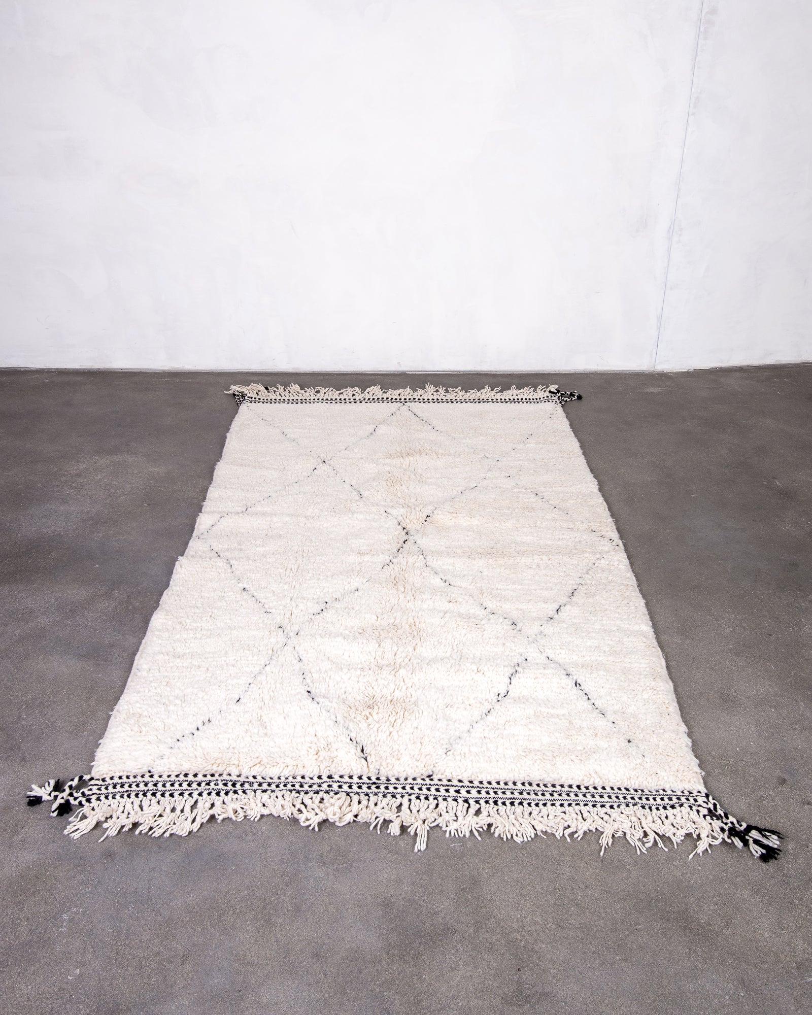 Modern designer handcrafted Berber rug from morocco Beniourain with beautiful colors and patterns